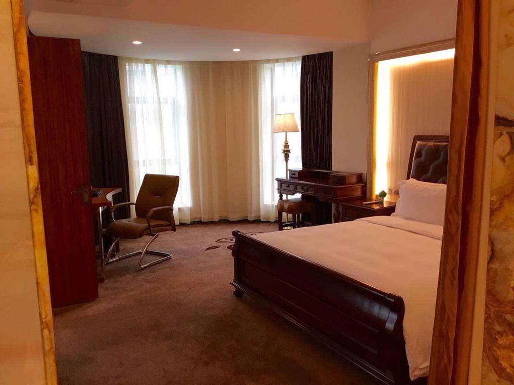 Asian Star Hotel Zhuhai Exteriör bild