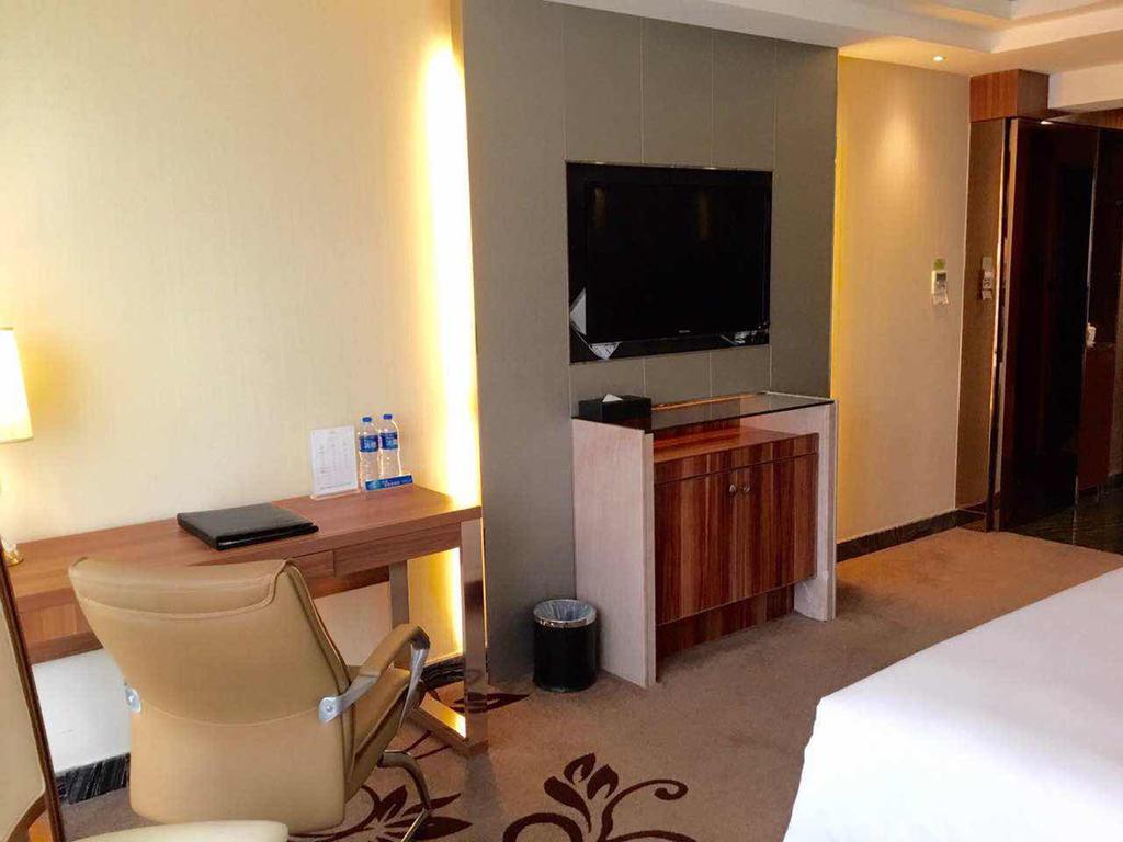 Asian Star Hotel Zhuhai Exteriör bild