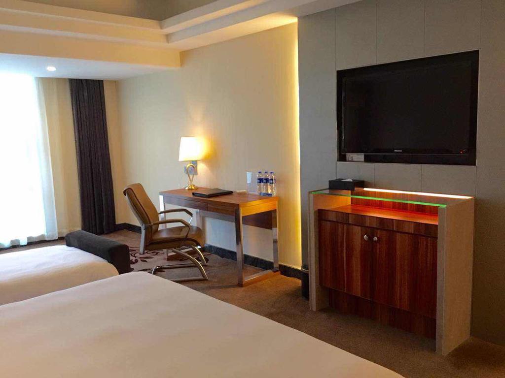 Asian Star Hotel Zhuhai Exteriör bild
