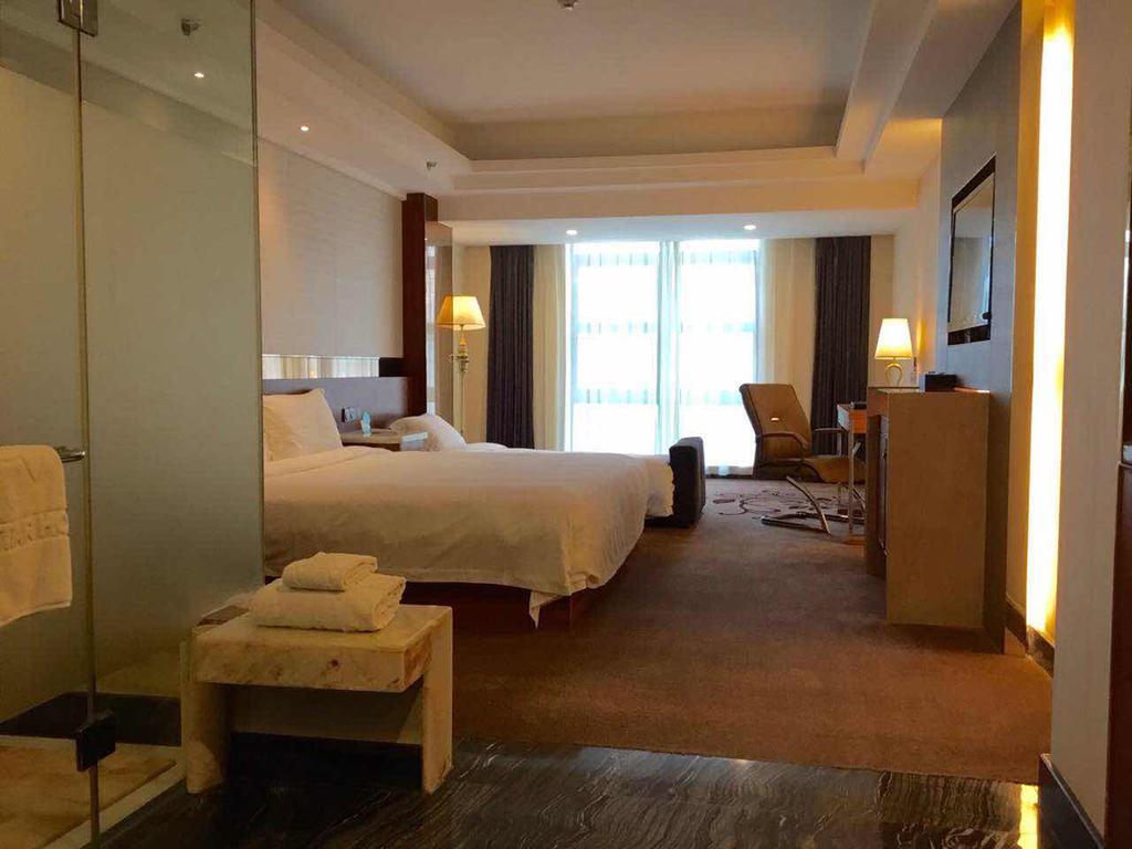 Asian Star Hotel Zhuhai Exteriör bild