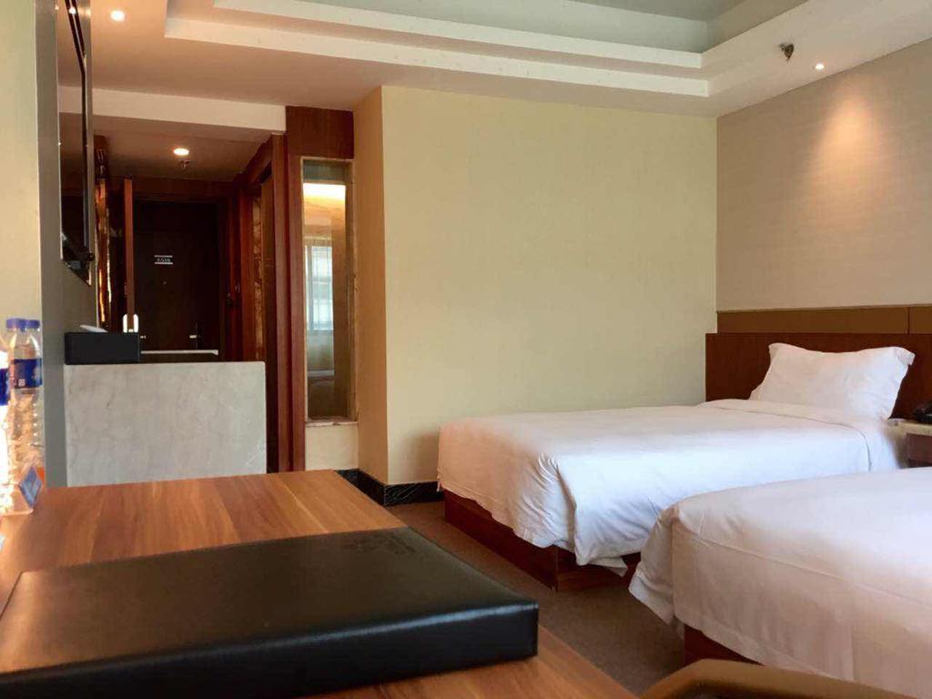 Asian Star Hotel Zhuhai Exteriör bild